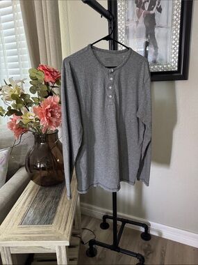 Patagonia Men's Gray Long-Sleeve Henley Shirt
